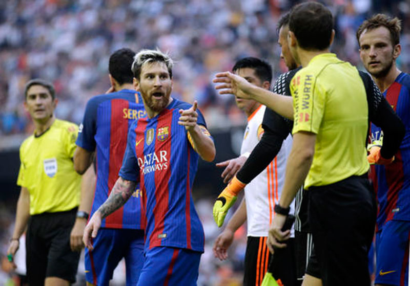 Messi off to great start, already outshining Madrid trio